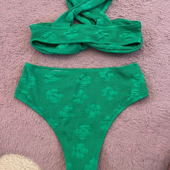 Shein Green Floral Bikini - Picture 2 of 4